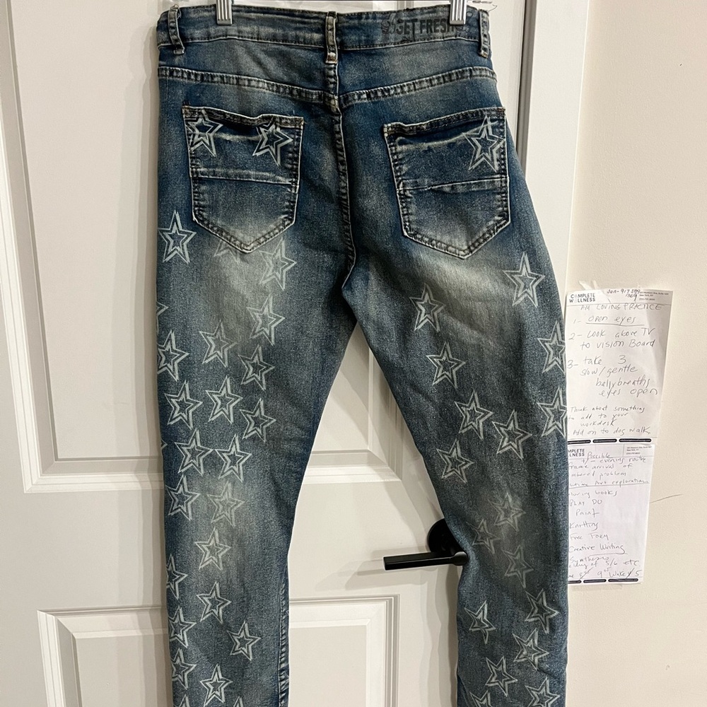 Star Patterned Distressed Jeans - Picture 2 of 2